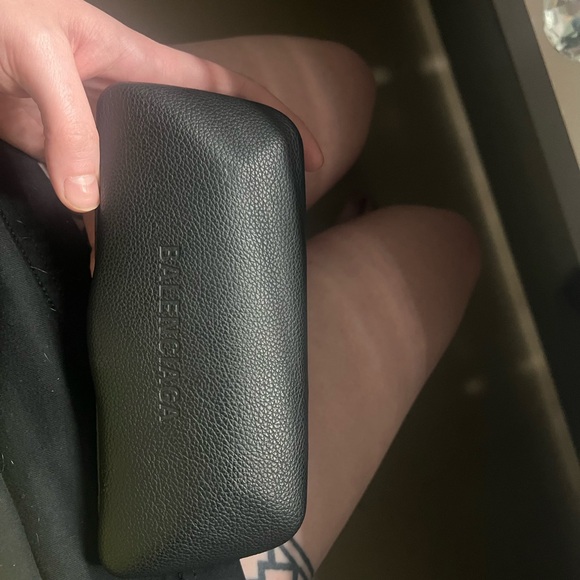 BALENCIAGA sunglasses case - Picture 5 of 5